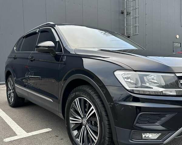 Черный Фольксваген Тигуан, объемом двигателя 1.98 л и пробегом 80 тыс. км за 25000 $, фото 7 на Automoto.ua