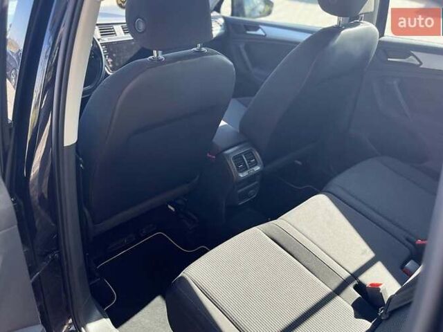 Черный Фольксваген Тигуан, объемом двигателя 1.97 л и пробегом 258 тыс. км за 18700 $, фото 27 на Automoto.ua