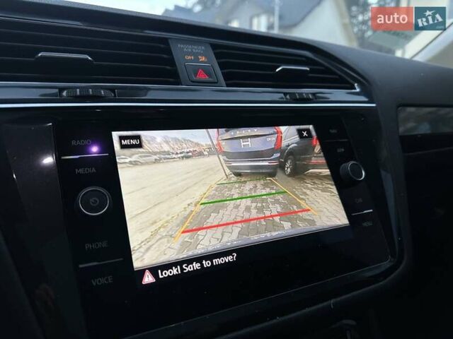 Черный Фольксваген Тигуан, объемом двигателя 2 л и пробегом 94 тыс. км за 17260 $, фото 32 на Automoto.ua