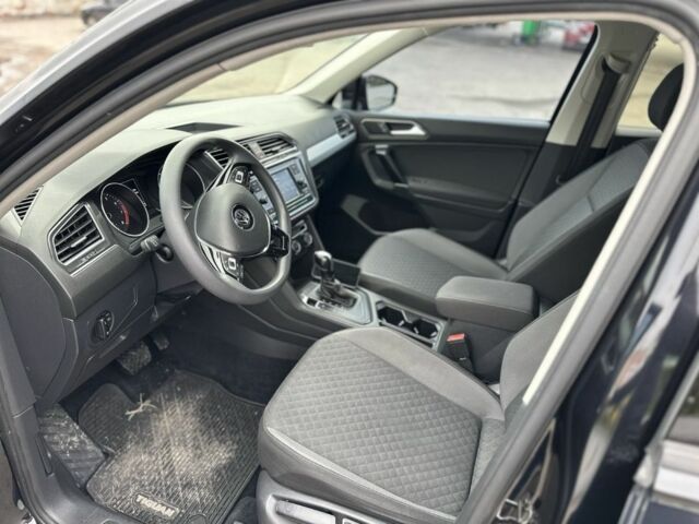 Чорний Фольксваген Тігуан, об'ємом двигуна 2 л та пробігом 139 тис. км за 16900 $, фото 7 на Automoto.ua