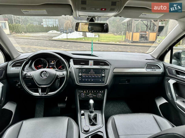 Чорний Фольксваген Тігуан, об'ємом двигуна 2 л та пробігом 186 тис. км за 17300 $, фото 23 на Automoto.ua