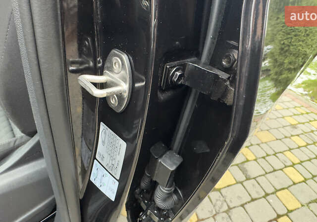 Чорний Фольксваген Тігуан, об'ємом двигуна 1.98 л та пробігом 258 тис. км за 23300 $, фото 77 на Automoto.ua