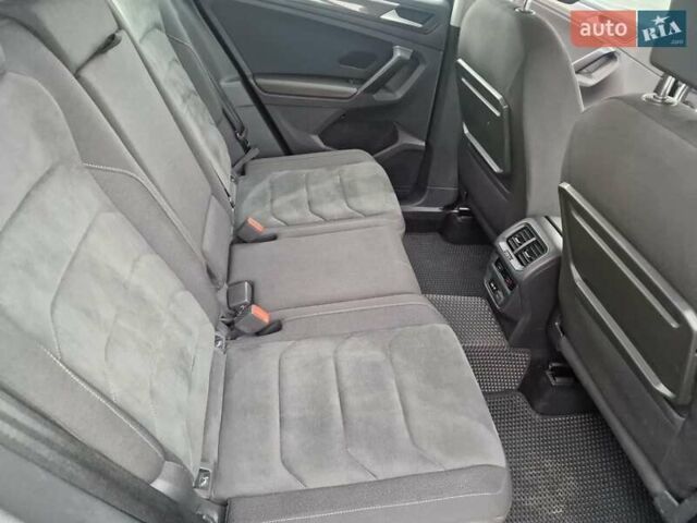 Черный Фольксваген Тигуан, объемом двигателя 1.98 л и пробегом 243 тыс. км за 23310 $, фото 10 на Automoto.ua