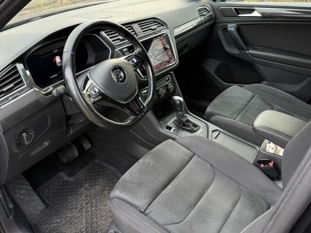 Черный Фольксваген Тигуан, объемом двигателя 2 л и пробегом 182 тыс. км за 27499 $, фото 5 на Automoto.ua