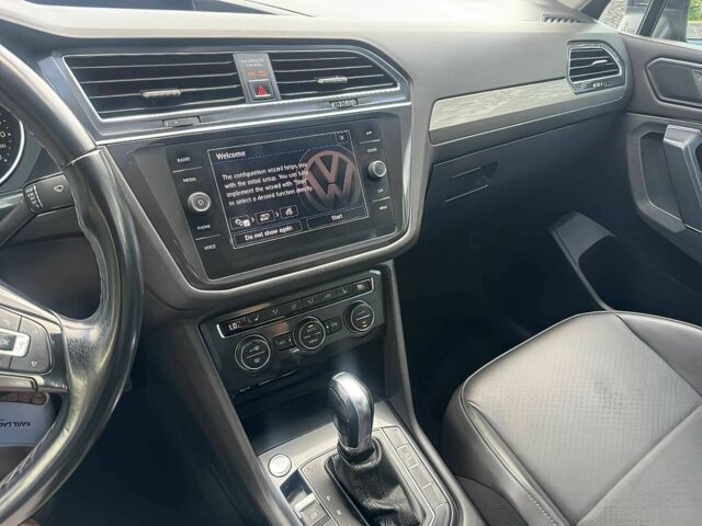 Чорний Фольксваген Тігуан, об'ємом двигуна 2 л та пробігом 45 тис. км за 13200 $, фото 9 на Automoto.ua