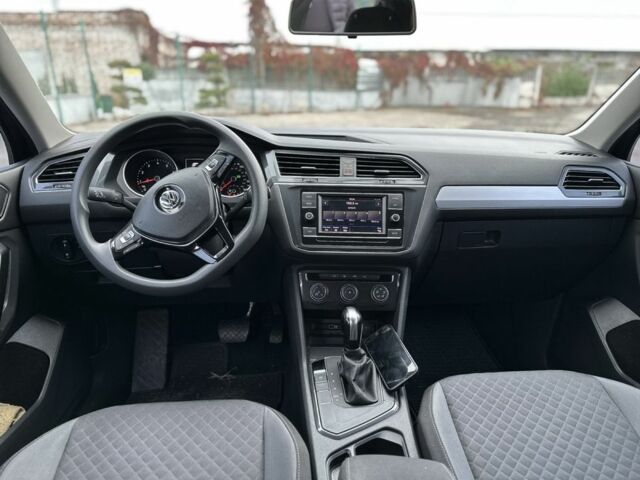 Чорний Фольксваген Тігуан, об'ємом двигуна 2 л та пробігом 139 тис. км за 16900 $, фото 5 на Automoto.ua