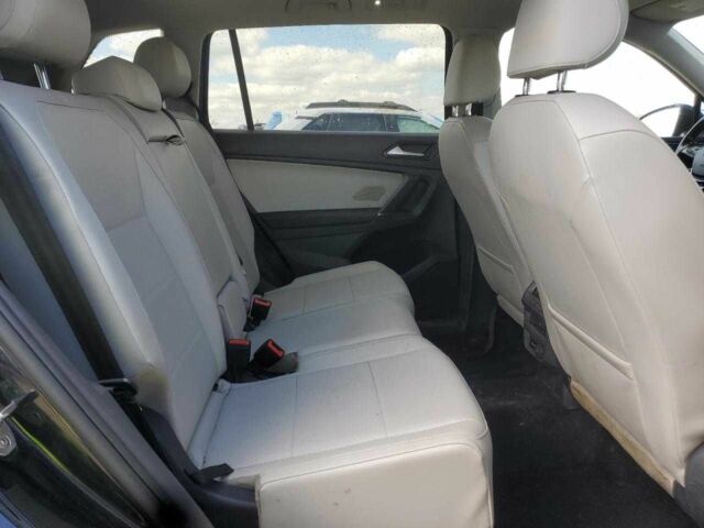 Черный Фольксваген Тигуан, объемом двигателя 2 л и пробегом 65 тыс. км за 4000 $, фото 9 на Automoto.ua