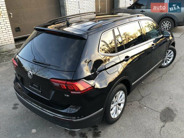 Черный Фольксваген Тигуан, объемом двигателя 2 л и пробегом 188 тыс. км за 12890 $, фото 27 на Automoto.ua