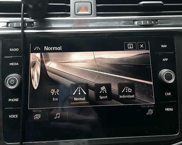 Чорний Фольксваген Тігуан, об'ємом двигуна 1.98 л та пробігом 105 тис. км за 20500 $, фото 43 на Automoto.ua