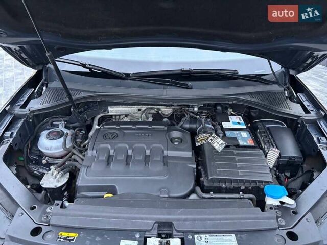 Чорний Фольксваген Тігуан, об'ємом двигуна 1.98 л та пробігом 235 тис. км за 21799 $, фото 42 на Automoto.ua