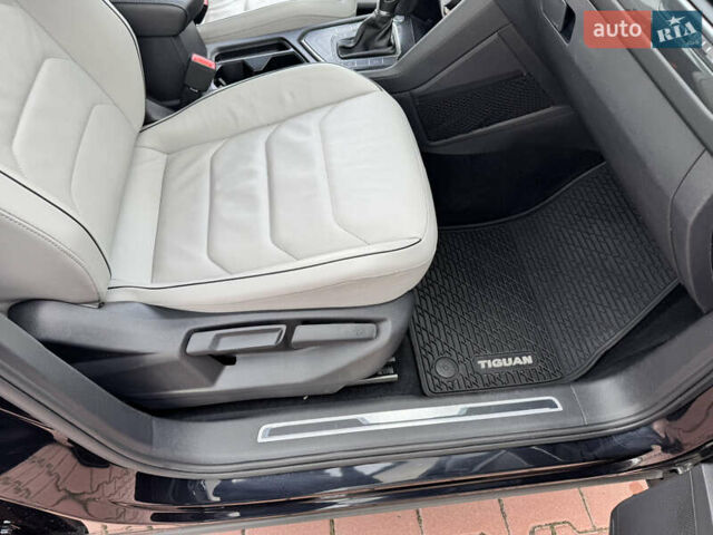 Черный Фольксваген Тигуан, объемом двигателя 1.98 л и пробегом 104 тыс. км за 19990 $, фото 42 на Automoto.ua