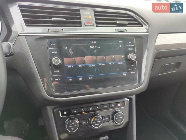 Черный Фольксваген Тигуан, объемом двигателя 1.98 л и пробегом 141 тыс. км за 16900 $, фото 43 на Automoto.ua