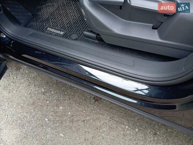 Черный Фольксваген Тигуан, объемом двигателя 2 л и пробегом 149 тыс. км за 16800 $, фото 46 на Automoto.ua