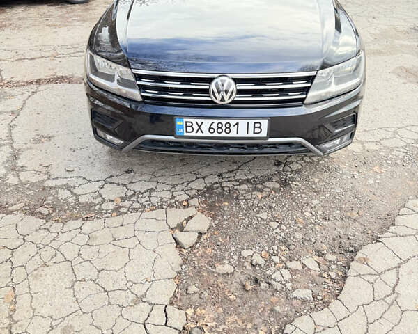 Черный Фольксваген Тигуан, объемом двигателя 2 л и пробегом 183 тыс. км за 19700 $, фото 4 на Automoto.ua