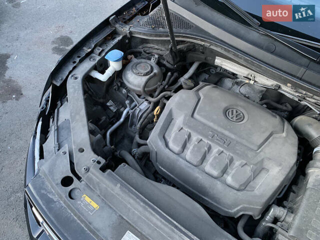 Черный Фольксваген Тигуан, объемом двигателя 2 л и пробегом 188 тыс. км за 12890 $, фото 77 на Automoto.ua