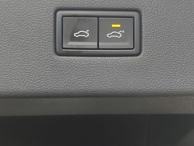 Чорний Фольксваген Тігуан, об'ємом двигуна 2 л та пробігом 260 тис. км за 24950 $, фото 18 на Automoto.ua