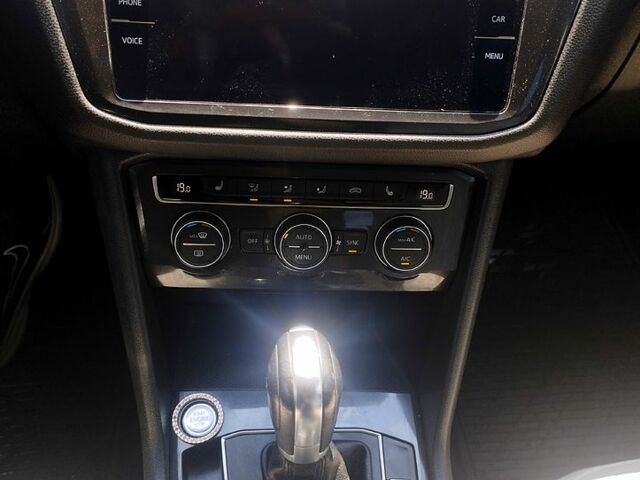 Черный Фольксваген Тигуан, объемом двигателя 2 л и пробегом 165 тыс. км за 16500 $, фото 12 на Automoto.ua