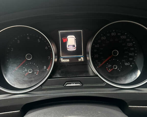 Черный Фольксваген Тигуан, объемом двигателя 1.98 л и пробегом 195 тыс. км за 16000 $, фото 5 на Automoto.ua