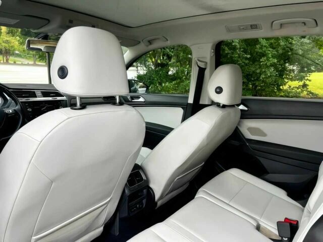 Чорний Фольксваген Тігуан, об'ємом двигуна 2 л та пробігом 37 тис. км за 4000 $, фото 19 на Automoto.ua