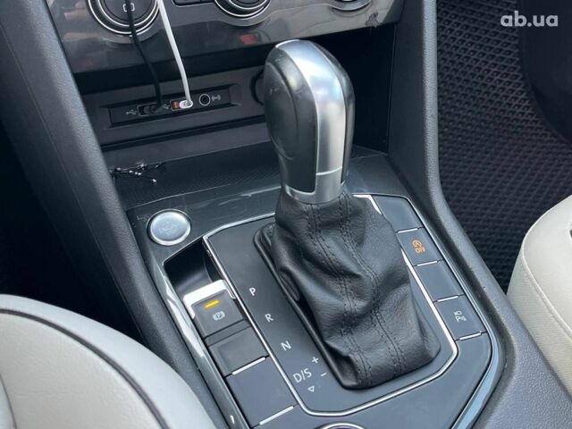 Черный Фольксваген Тигуан, объемом двигателя 2 л и пробегом 161 тыс. км за 25690 $, фото 27 на Automoto.ua