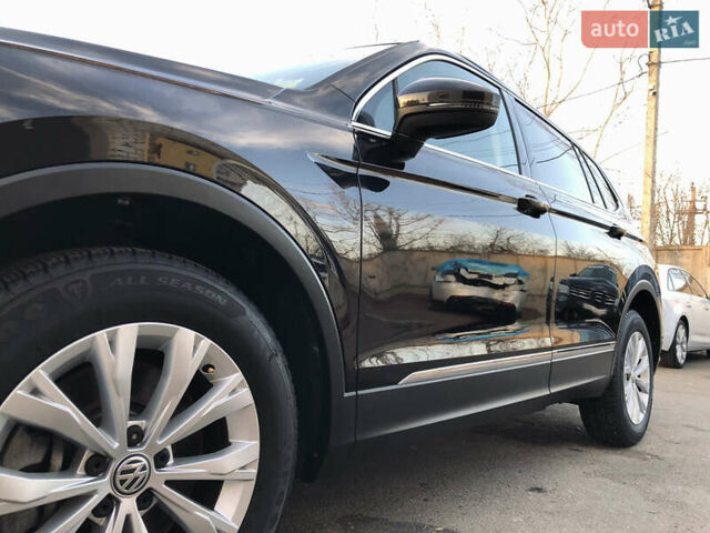 Черный Фольксваген Тигуан, объемом двигателя 2 л и пробегом 188 тыс. км за 12890 $, фото 49 на Automoto.ua