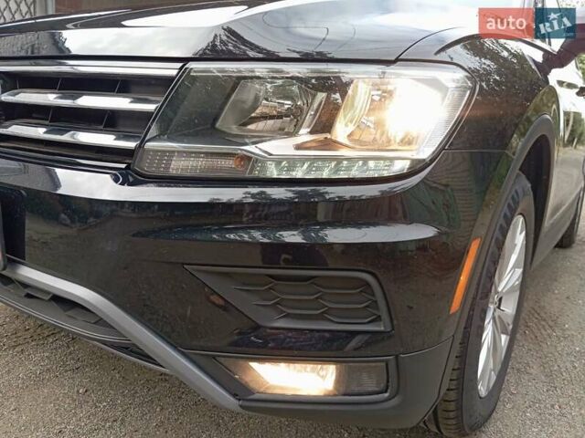 Черный Фольксваген Тигуан, объемом двигателя 2 л и пробегом 149 тыс. км за 16800 $, фото 3 на Automoto.ua