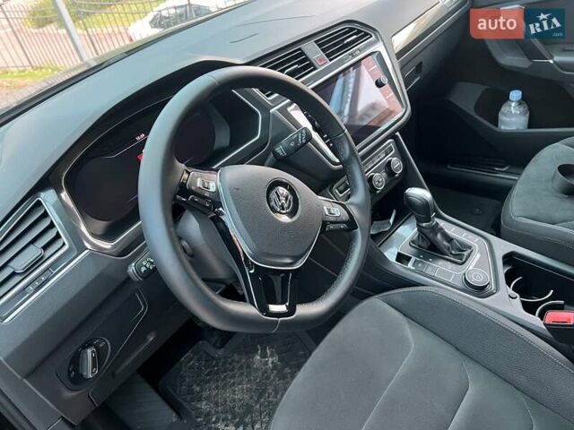 Чорний Фольксваген Тігуан, об'ємом двигуна 1.98 л та пробігом 138 тис. км за 28500 $, фото 12 на Automoto.ua