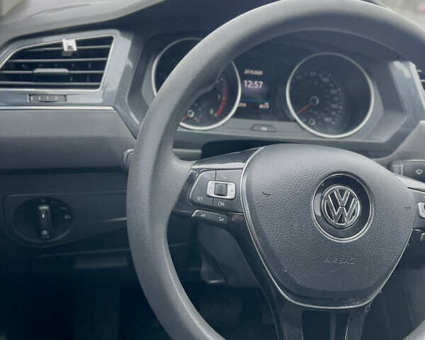 Черный Фольксваген Тигуан, объемом двигателя 1.98 л и пробегом 66 тыс. км за 16900 $, фото 22 на Automoto.ua