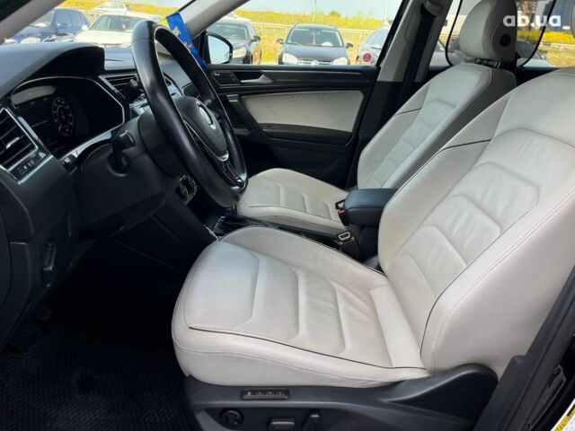 Черный Фольксваген Тигуан, объемом двигателя 2 л и пробегом 161 тыс. км за 25690 $, фото 16 на Automoto.ua