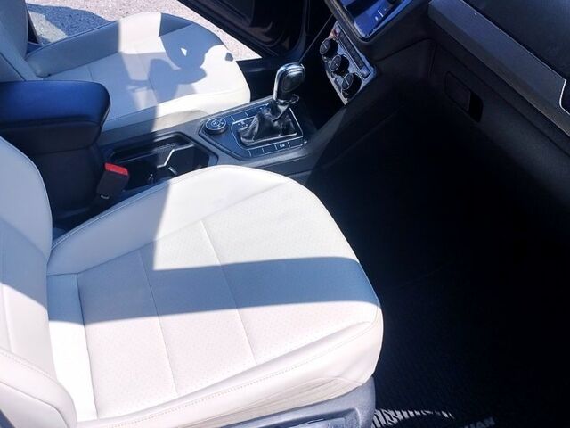 Черный Фольксваген Тигуан, объемом двигателя 2 л и пробегом 165 тыс. км за 16500 $, фото 9 на Automoto.ua