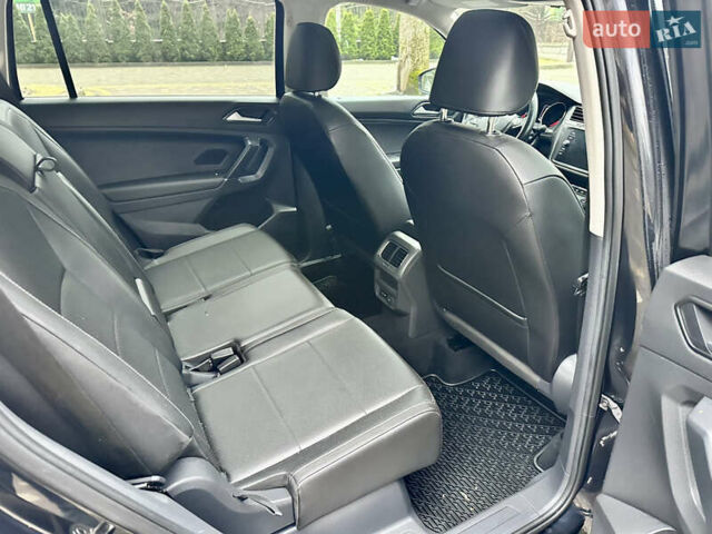 Чорний Фольксваген Тігуан, об'ємом двигуна 2 л та пробігом 186 тис. км за 17300 $, фото 25 на Automoto.ua