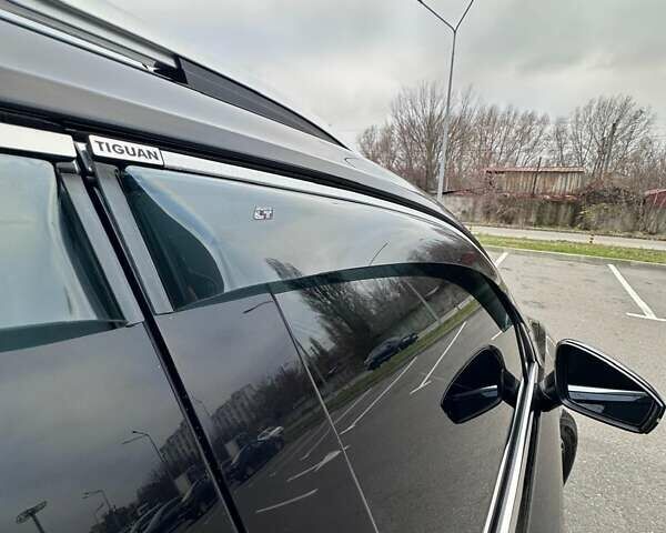 Черный Фольксваген Тигуан, объемом двигателя 1.98 л и пробегом 80 тыс. км за 25000 $, фото 22 на Automoto.ua