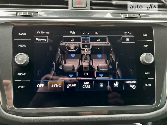 Черный Фольксваген Тигуан, объемом двигателя 2 л и пробегом 133 тыс. км за 27995 $, фото 101 на Automoto.ua