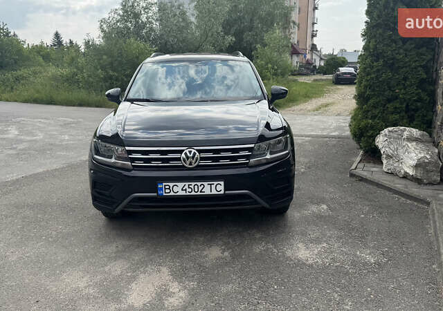 Чорний Фольксваген Тігуан, об'ємом двигуна 1.98 л та пробігом 62 тис. км за 17950 $, фото 1 на Automoto.ua