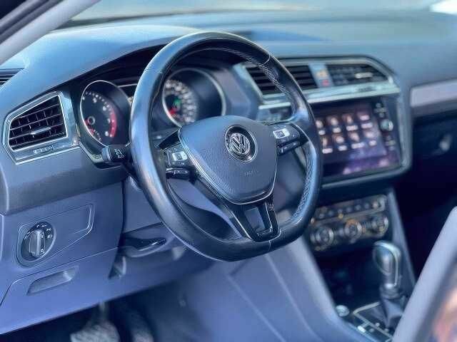 Черный Фольксваген Тигуан, объемом двигателя 2 л и пробегом 89 тыс. км за 11000 $, фото 8 на Automoto.ua