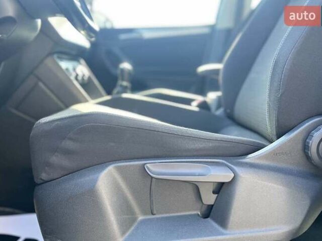 Черный Фольксваген Тигуан, объемом двигателя 1.97 л и пробегом 258 тыс. км за 18700 $, фото 14 на Automoto.ua