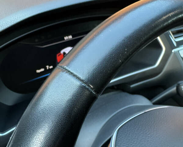 Черный Фольксваген Тигуан, объемом двигателя 2 л и пробегом 92 тыс. км за 21900 $, фото 25 на Automoto.ua