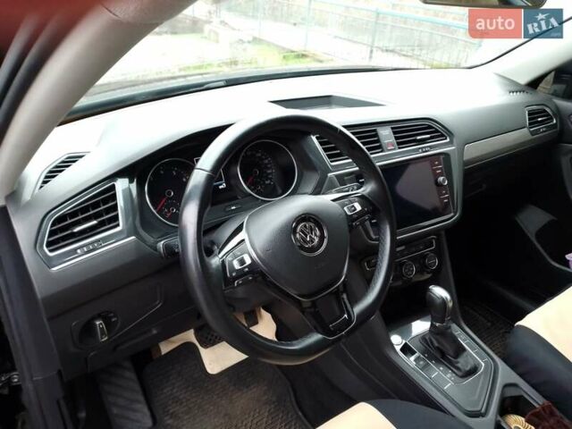 Черный Фольксваген Тигуан, объемом двигателя 1.98 л и пробегом 75 тыс. км за 20500 $, фото 6 на Automoto.ua