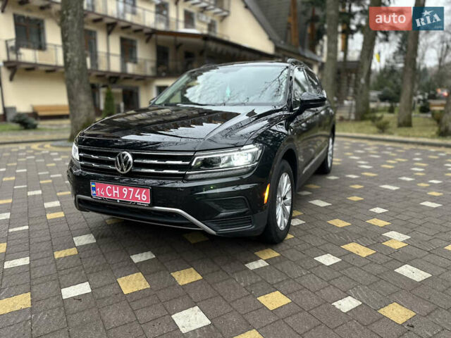 Чорний Фольксваген Тігуан, об'ємом двигуна 2 л та пробігом 186 тис. км за 17300 $, фото 3 на Automoto.ua
