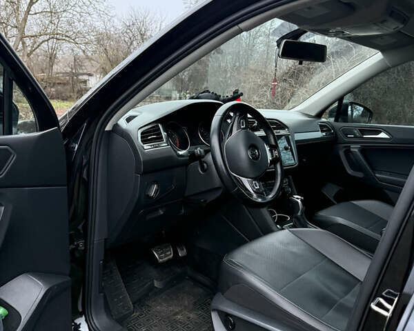 Чорний Фольксваген Тігуан, об'ємом двигуна 1.98 л та пробігом 78 тис. км за 23500 $, фото 6 на Automoto.ua