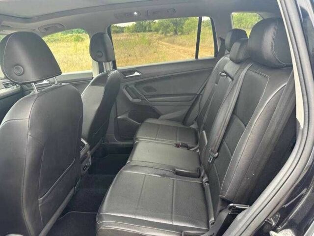 Чорний Фольксваген Тігуан, об'ємом двигуна 2 л та пробігом 71 тис. км за 7000 $, фото 14 на Automoto.ua