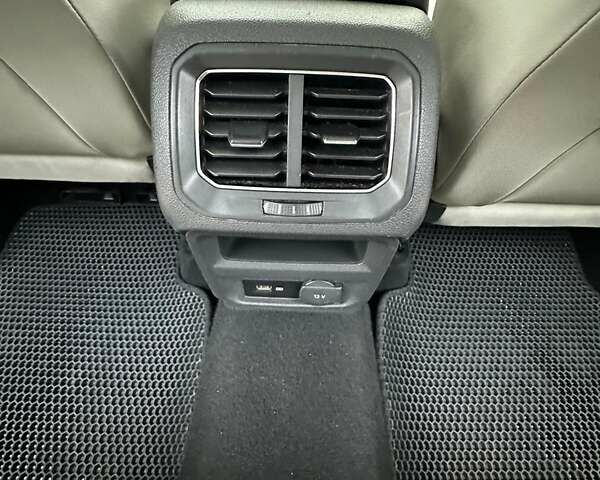 Черный Фольксваген Тигуан, объемом двигателя 1.98 л и пробегом 80 тыс. км за 25000 $, фото 34 на Automoto.ua