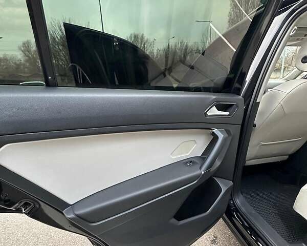 Черный Фольксваген Тигуан, объемом двигателя 1.98 л и пробегом 80 тыс. км за 25000 $, фото 37 на Automoto.ua