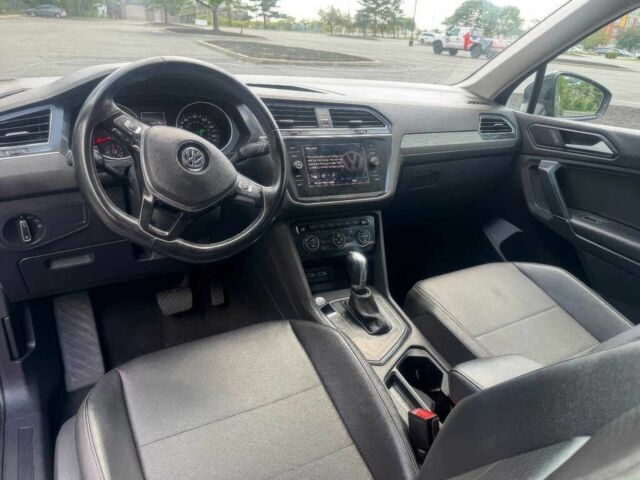 Черный Фольксваген Тигуан, объемом двигателя 2 л и пробегом 37 тыс. км за 13000 $, фото 6 на Automoto.ua