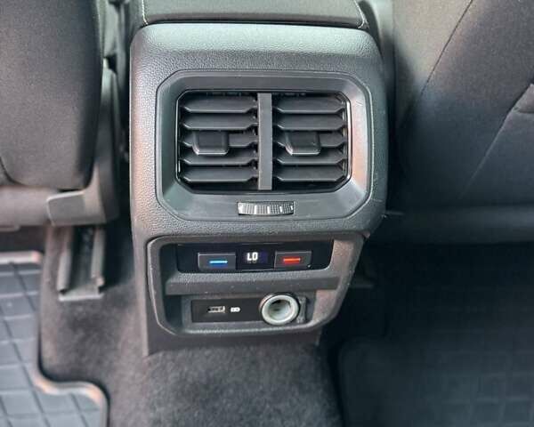 Черный Фольксваген Тигуан, объемом двигателя 1.98 л и пробегом 220 тыс. км за 22000 $, фото 18 на Automoto.ua