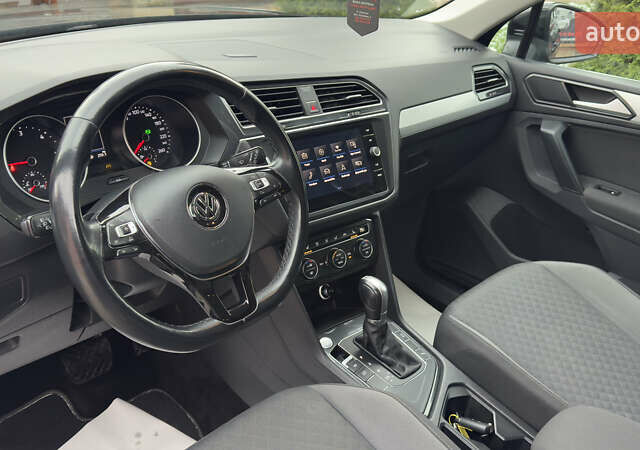 Чорний Фольксваген Тігуан, об'ємом двигуна 1.98 л та пробігом 258 тис. км за 23300 $, фото 73 на Automoto.ua