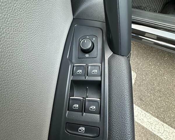 Черный Фольксваген Тигуан, объемом двигателя 1.98 л и пробегом 80 тыс. км за 25000 $, фото 40 на Automoto.ua