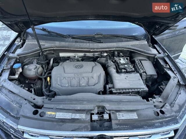 Черный Фольксваген Тигуан, объемом двигателя 2 л и пробегом 94 тыс. км за 17260 $, фото 35 на Automoto.ua