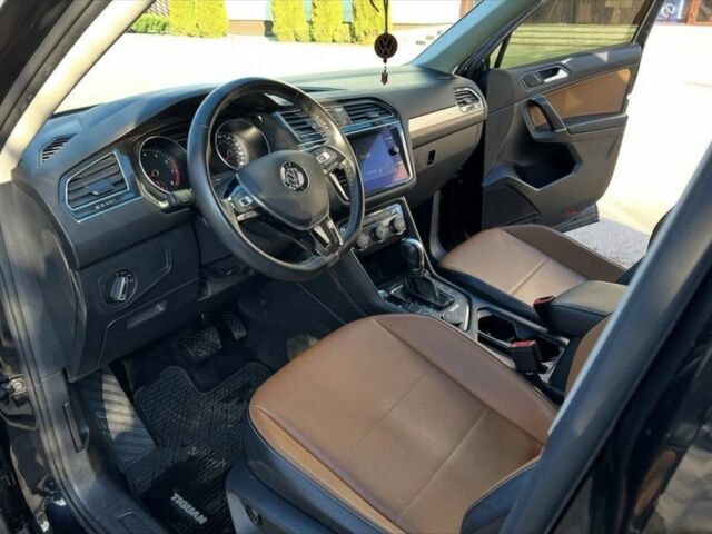 Чорний Фольксваген Тігуан, об'ємом двигуна 2 л та пробігом 123 тис. км за 18400 $, фото 9 на Automoto.ua