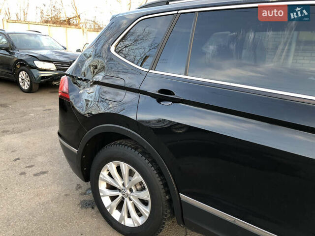 Черный Фольксваген Тигуан, объемом двигателя 2 л и пробегом 188 тыс. км за 12890 $, фото 21 на Automoto.ua